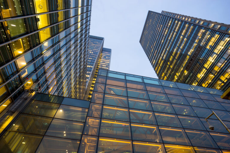 Biura w regionach pod presją ograniczonej podaży