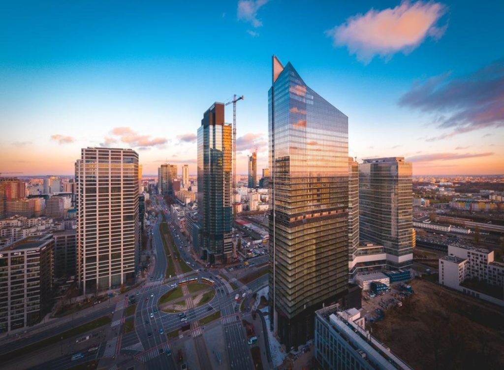 Savills doradza XTB przy renegocjacji umowy najmu w Skylinerze